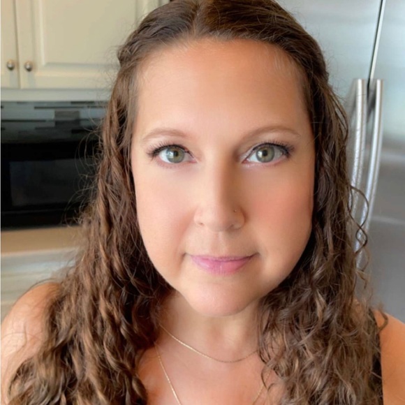 Meet your Posher, Lysa - Picture 2 of 4